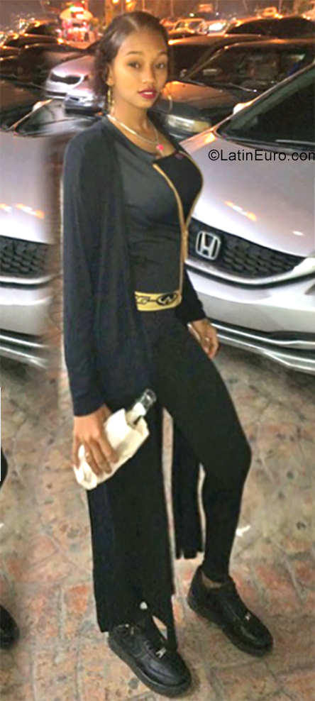 Date this exotic Dominican Republic girl Karol bebesita from Santo Domingo DO34933