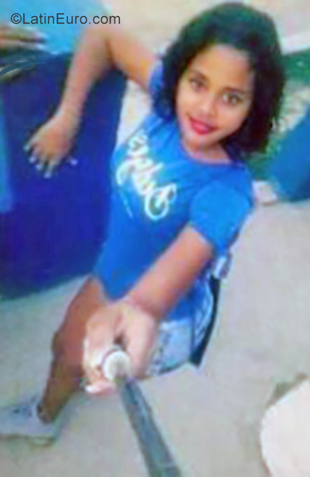 Date this funny Dominican Republic girl Jennifer from Santo Domingo DO34943