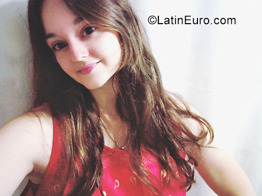 Date this sensual Argentina girl Cris from Rosario AR194