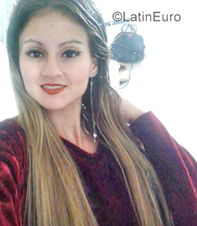 Date this funny Colombia girl Alexandra from Bucaramanga CO25486