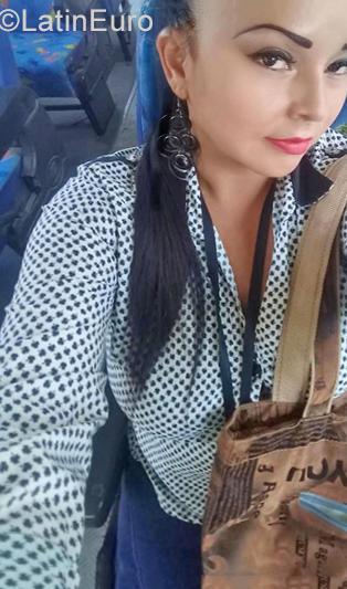 Date this athletic Ecuador girl Esmeralda from Quito EC332