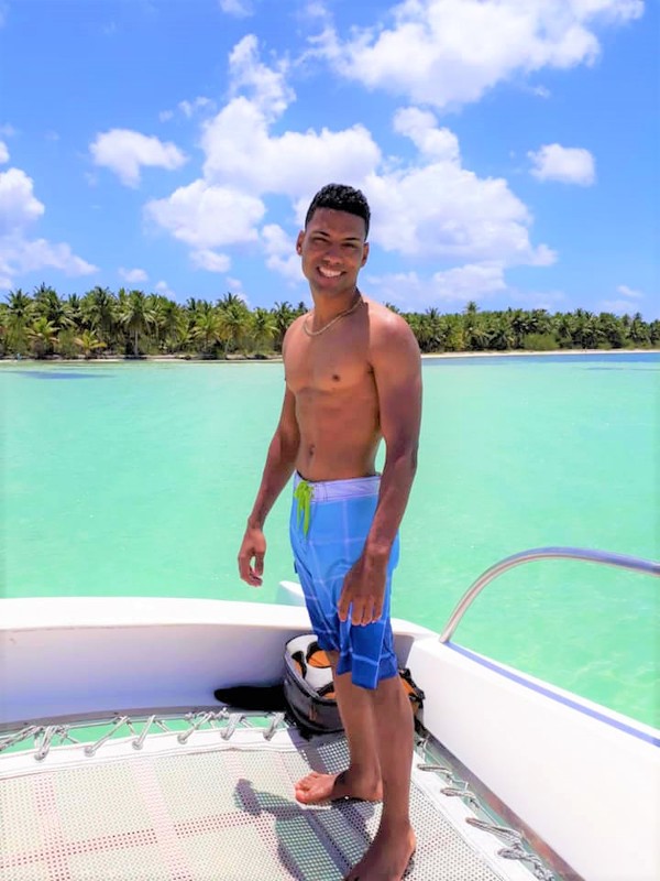 Date this foxy Dominican Republic man Victor from San Rafael Del Yuma DO35068