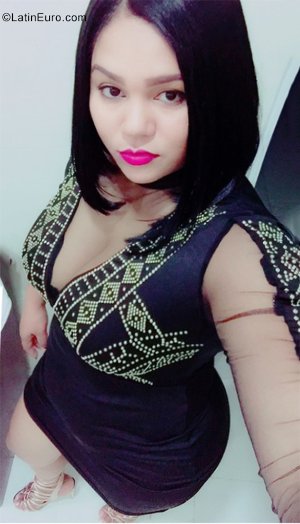 Date this hard body Dominican Republic girl Zuleica from Puerto Plata DO35083