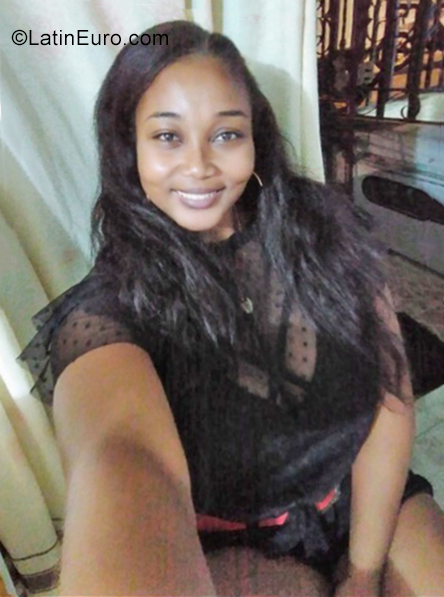 Date this athletic Colombia girl Valentina from Cali CO25525