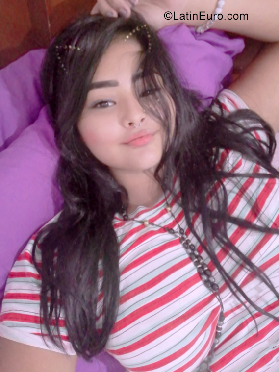 Date this nice looking Colombia girl Shirly from Barranquilla CO25545