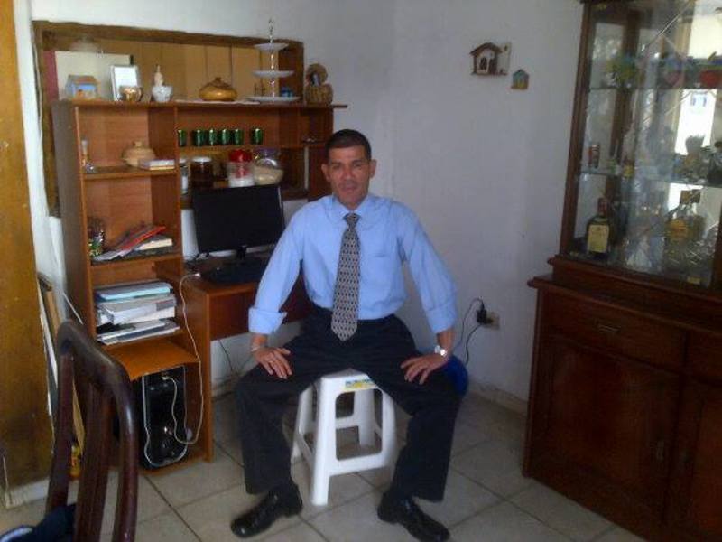 Date this tall Venezuela man Luis from Caracas VE2475