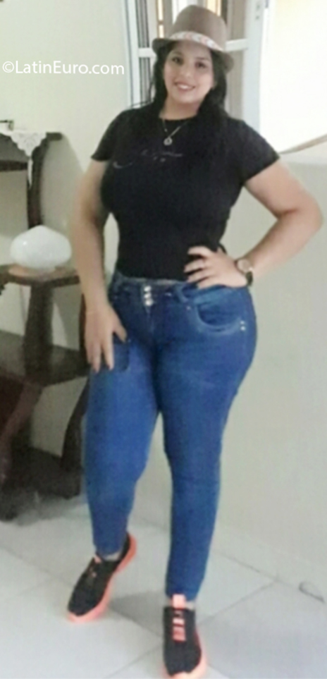 Date this fun Dominican Republic girl Carolina from Santo Domingo DO35194