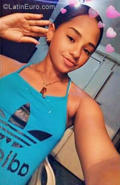 Date this funny Dominican Republic girl Scarlentte from La Romana DO35235