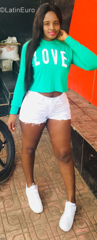 Date this young Dominican Republic girl Maryorie from Santo Domingo DO35237