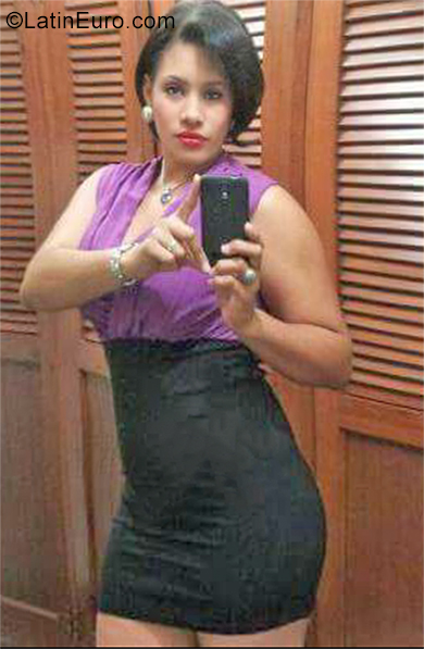 Date this delightful Dominican Republic girl Claudia from Santiago DO35243