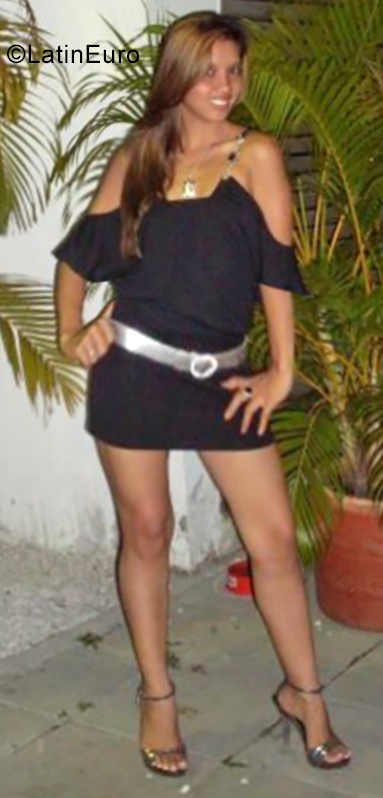 Date this hard body Colombia girl Paola from Bogota CO25602