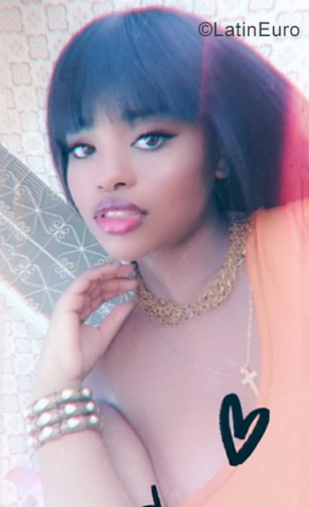 Date this athletic Brazil girl Leticia from Rio De Janeiro BR10853