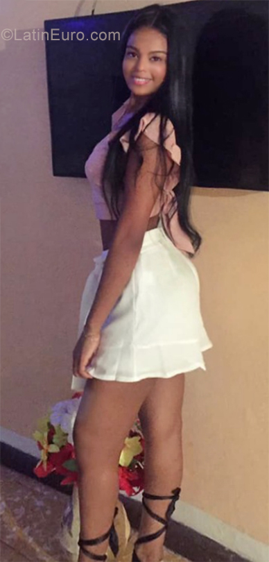 Date this pretty Colombia girl Bri from Cali CO25603