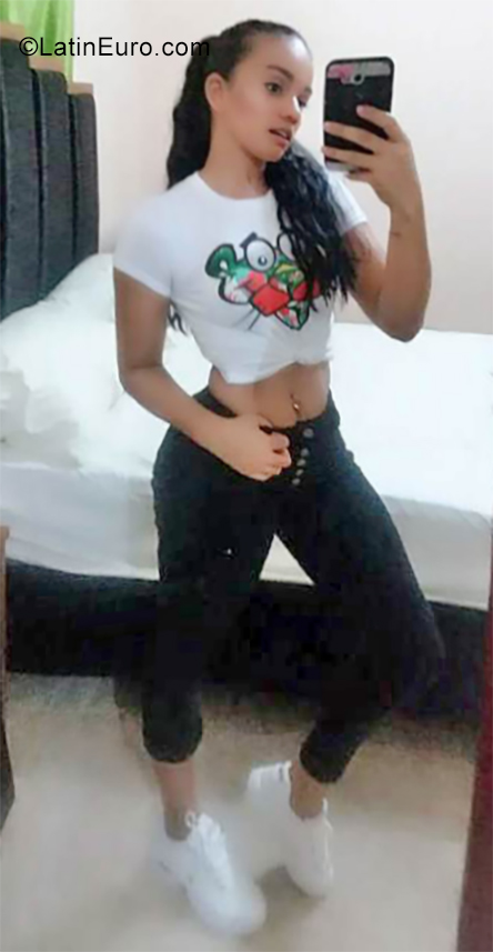Date this charming Dominican Republic girl Gabriela from La Vega DO35284