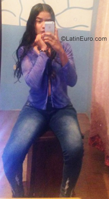 Date this fun Venezuela girl Brenda from Maracaibo and Cucuta VE2504