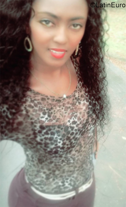 Date this passionate Dominican Republic girl Elizabeth from Santo Domingo DO35311