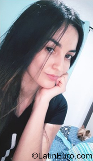 Date this exotic Colombia girl Fernanda from Cali CO26145