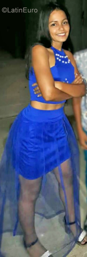 Date this beautiful Colombia girl Jhoana from Guadalupe CO25669