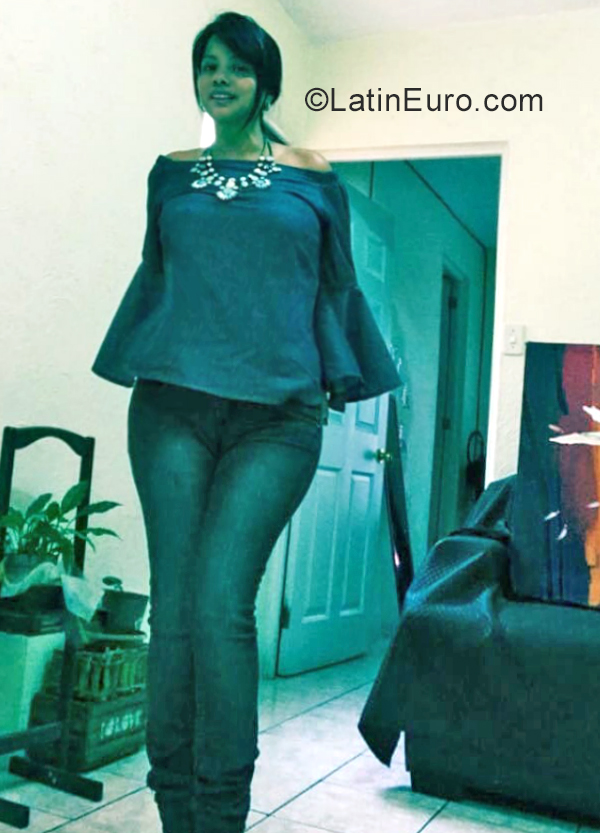Date this fun Guatemala girl Thyna from Guatemala City GT108