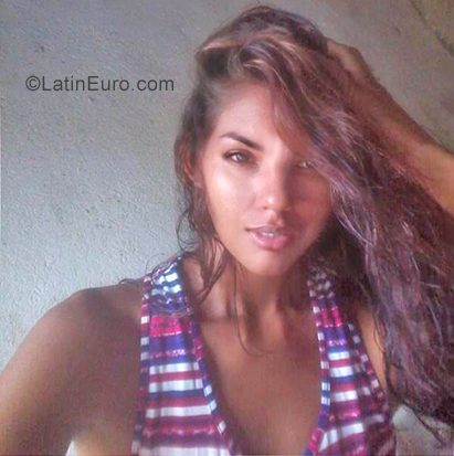 Date this tall Colombia girl Arlene from Santa Marta CO25735