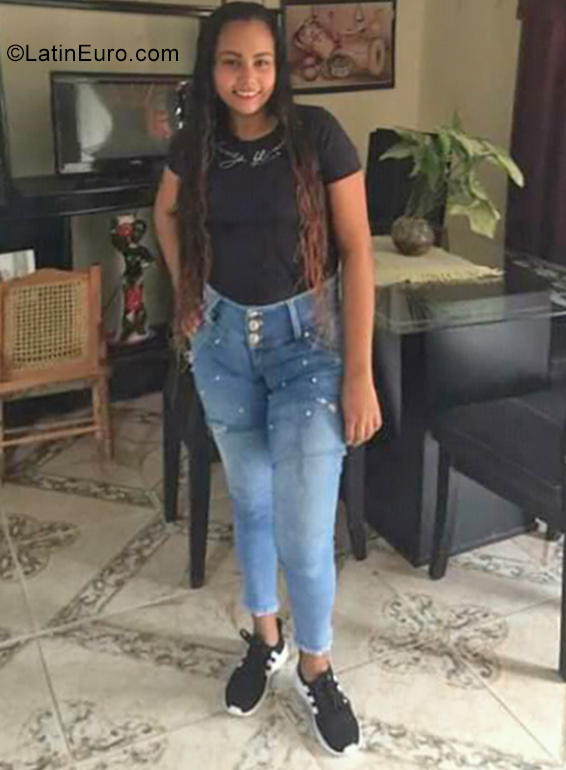 Date this exotic Colombia girl Dalys from Barranquilla CO25746