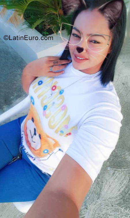 Date this good-looking Dominican Republic girl KENIA from Boca Chica DO35429
