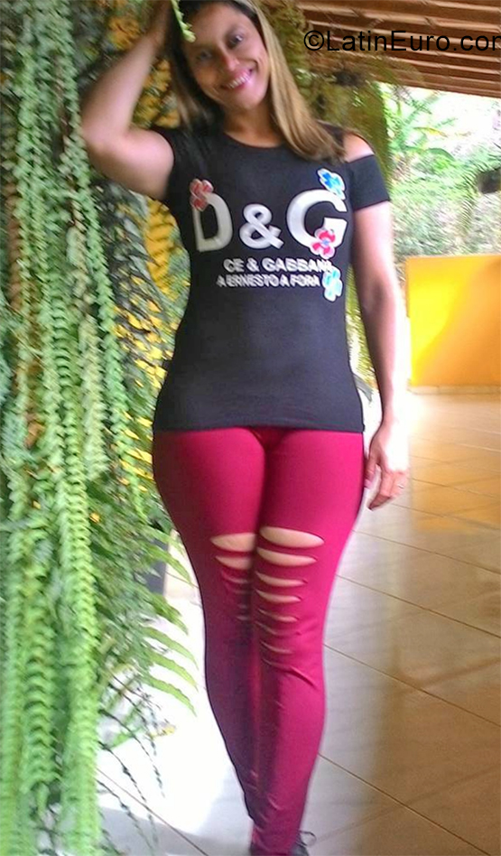 Date this voluptuous Brazil girl Juliana from Victoria BR10871