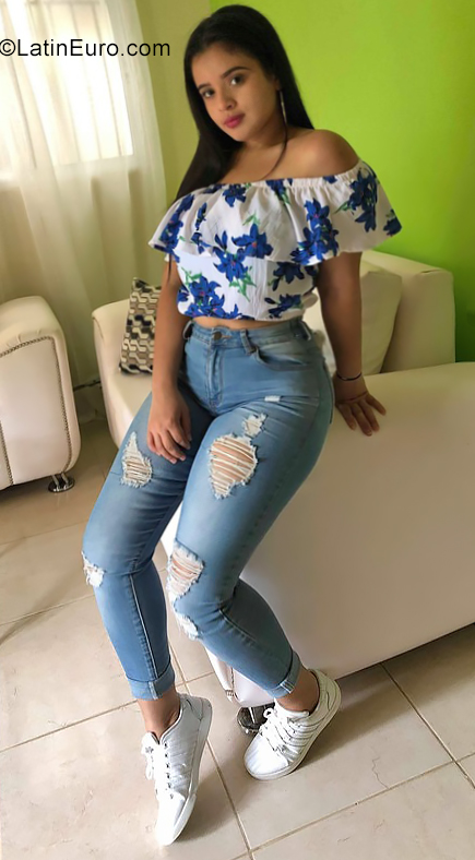 Date this fun Dominican Republic girl Keisy from Santiago DO35485