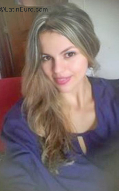 Date this charming Colombia girl Andrea from Barranquilla CO25796