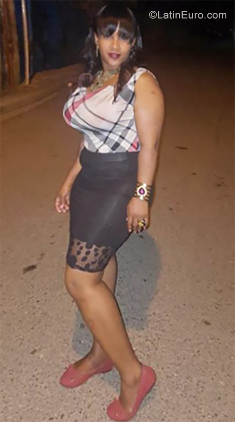 Date this beautiful Dominican Republic girl Yohanny from Santo Domingo DO35522