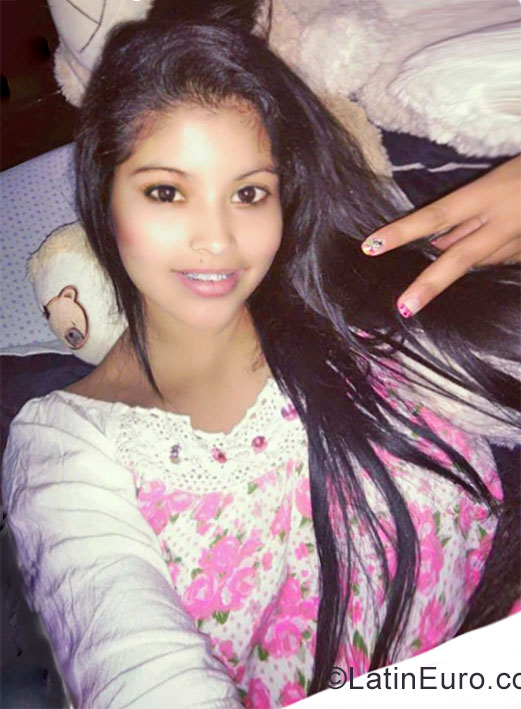 Date this funny Colombia girl Paola from Bogota CO25818