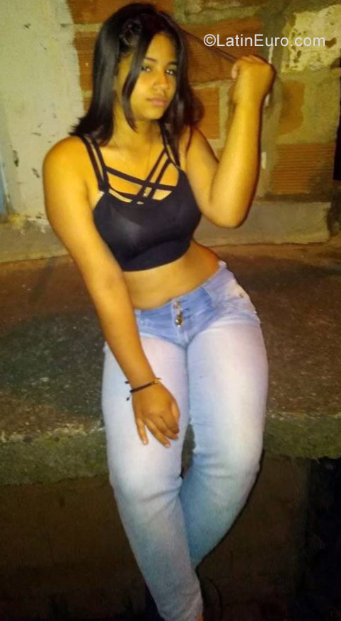 Date this funny Colombia girl Naly from Medellin CO25819