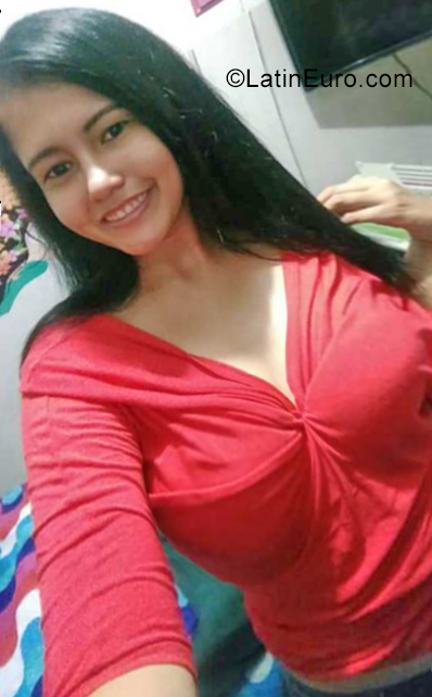 Date this georgeous Colombia girl Lucia from Cartagena CO25832