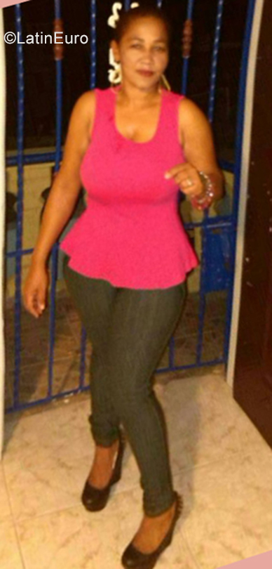 Date this sultry Dominican Republic girl YOSELYN from Santo Domingo DO35586