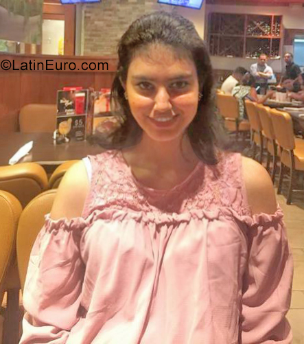 Date this attractive Panama girl Melissa from Panama PA1160