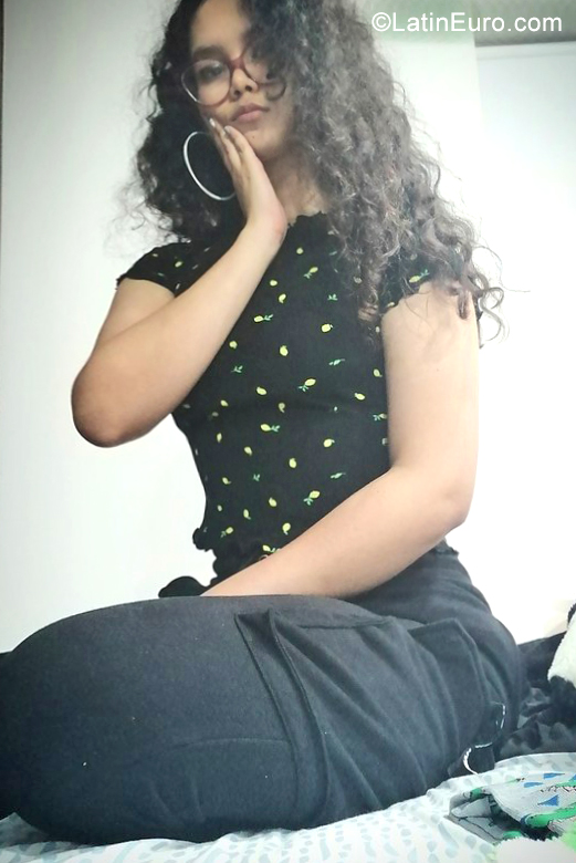 Date this hot Colombia girl Melani from Medellin CO25850