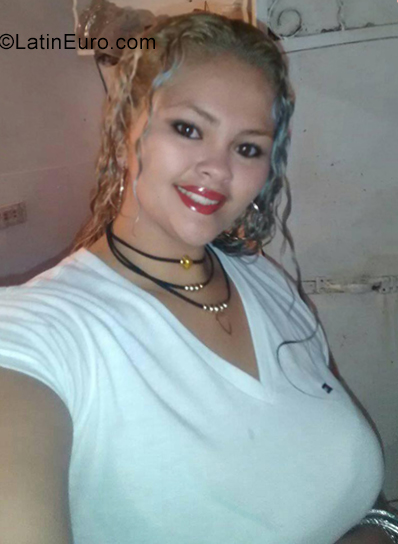 Date this passionate Venezuela girl Kraisly from Maracay VE2673