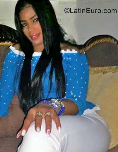 Date this happy Dominican Republic girl Haydee from Santiago DO35639