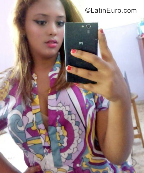 Date this sultry Dominican Republic girl Milagros from Santo Domingo DO35642