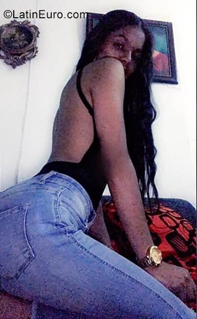 Date this attractive Dominican Republic girl Sabrina from Santiago DO35648