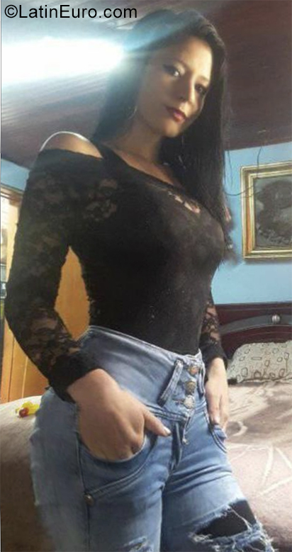 Date this sultry Colombia girl Antonella from Bogota CO25873