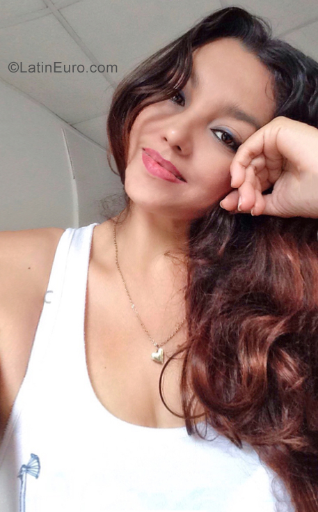 Date this fun Colombia girl Karen from Neiva CO25874