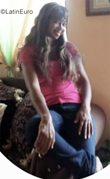 Date this stunning Dominican Republic girl Juana from Santo Domingo DO35656