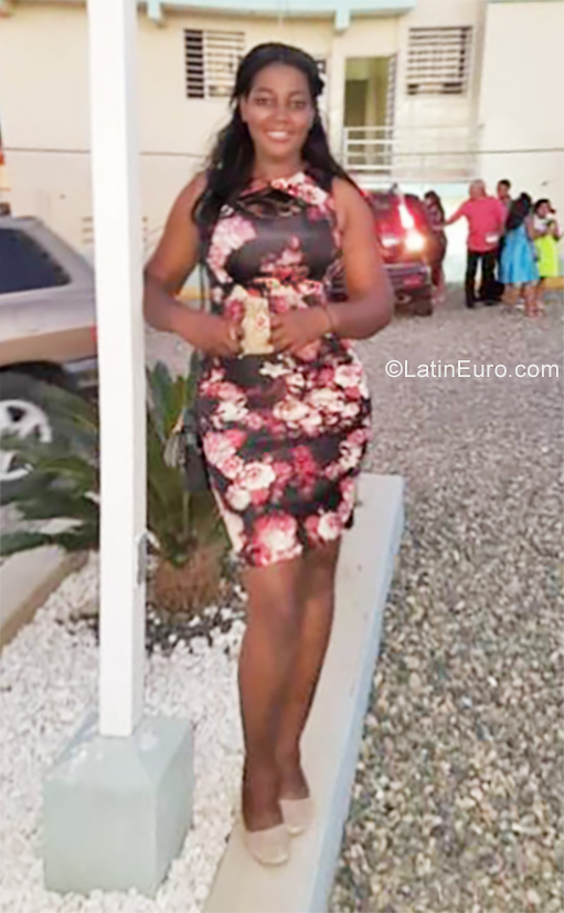 Date this hard body Dominican Republic girl Josefina from Mao Valverde DO37217