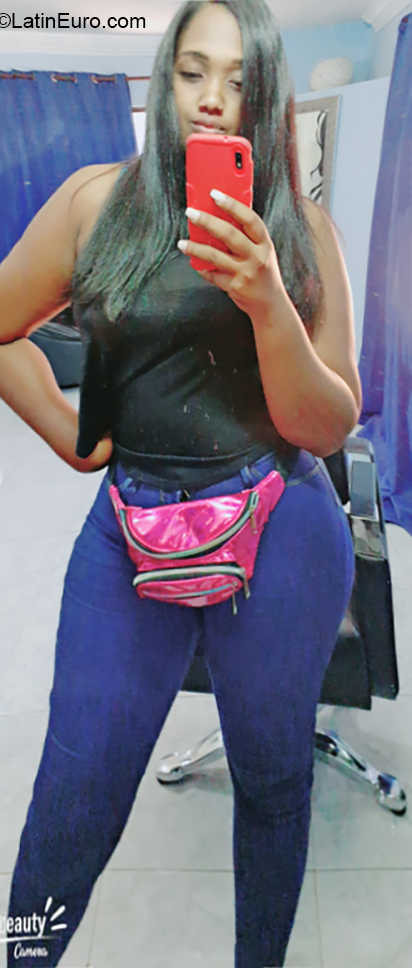 Date this hot Dominican Republic girl Miguela from Santo Domingo DO35726