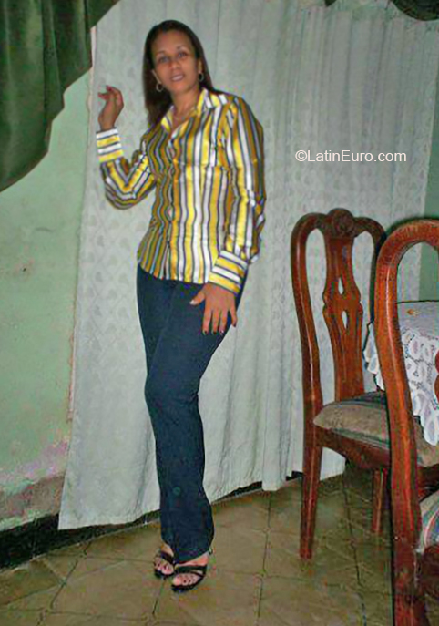 Date this happy Colombia girl Ruby from Barranquilla CO25921
