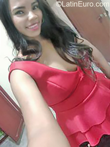 Date this charming Colombia girl Katerine from Cali CO25929