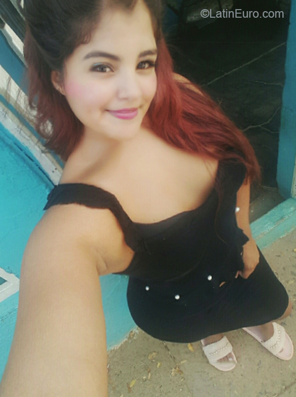 Date this tall Venezuela girl Andrea from Falcon VE2642