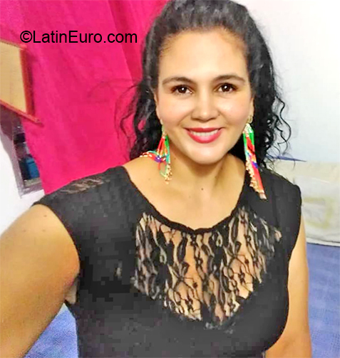 Date this fun Colombia girl Pao from Bogota CO25932