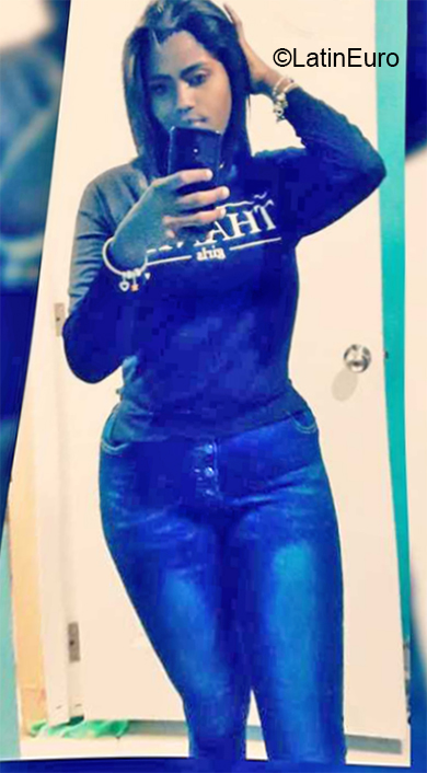 Date this gorgeous Dominican Republic girl Luz maria from Santo Domingo DO35910